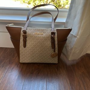 Michael Kors Tote EUC